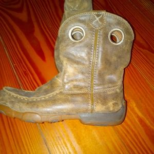 Boys youth size 3 twisted x boots